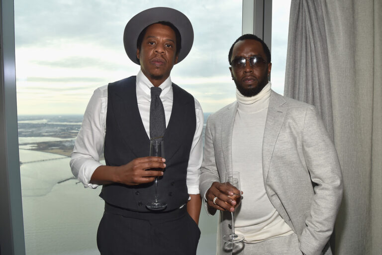 Demanda civil expone a Jay-Z y Diddy por presunto abuso a una menor