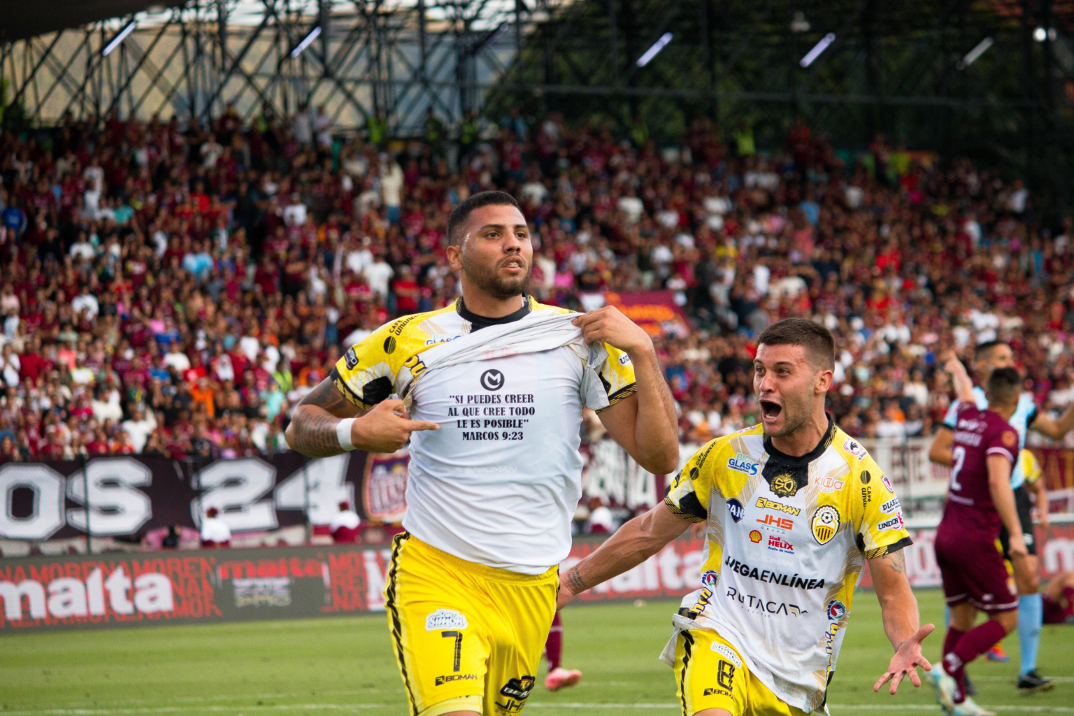 Deportivo Táchira se corona bicampeón del fútbol venezolano tras vencer a Carabobo en penales Deportivo Táchira se corona bicampeón del fútbol venezolano tras vencer a Carabobo en penales