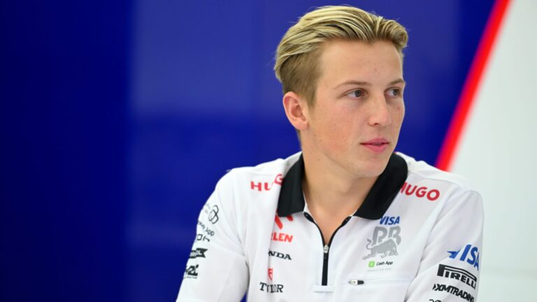 Liam Lawson se convierte en el nuevo piloto de Red Bull Racing para 2025