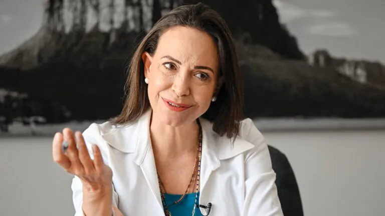 María Corina Machado llama a los militares a unirse al cambio en Venezuela