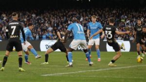 El Napoli se impone al Venezia en un intenso encuentro de la Serie A