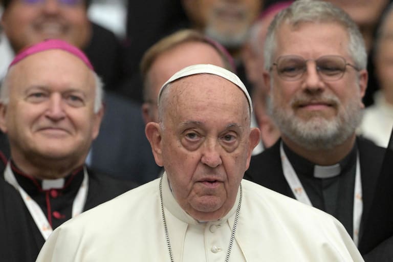 Vaticano permite a hombres homosexuales ingresar a seminarios en Italia