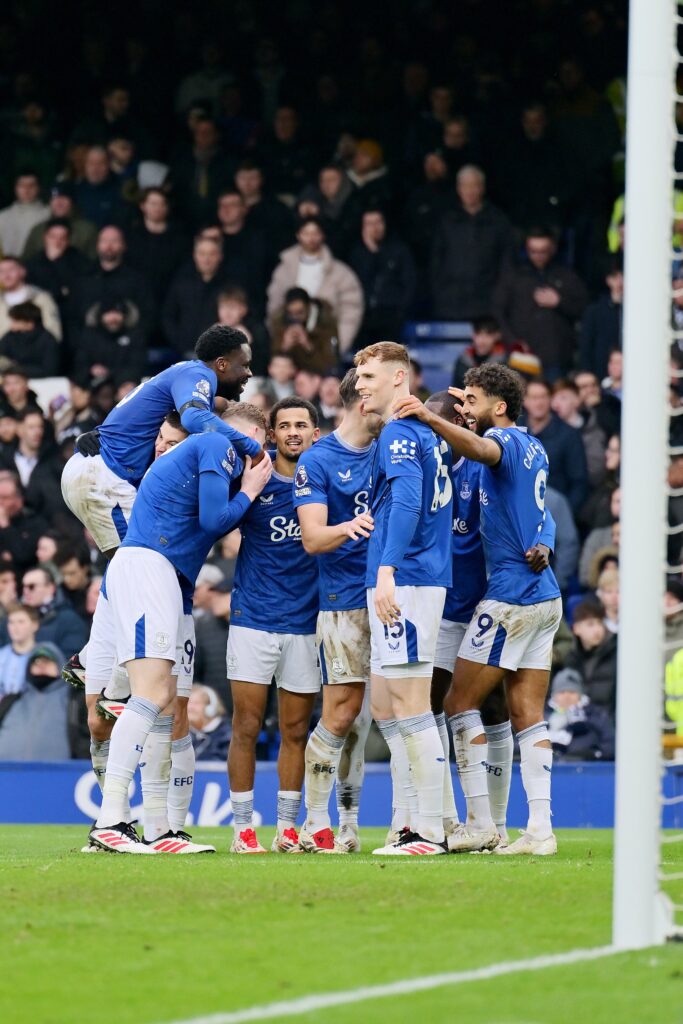Everton logra una victoria sobre un Tottenham diezmado por lesiones Everton logra una victoria sobre un Tottenham diezmado por lesiones