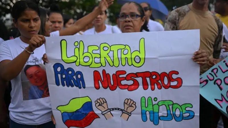 Presos adultos defienden a adolescentes detenidos en protestas post-electorales en Venezuela