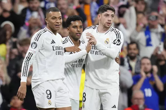 Real Madrid se impone al Salzburgo y asegura su lugar en la siguiente fase de la Champions Real Madrid se impone al Salzburgo y asegura su lugar en la siguiente fase de la Champions