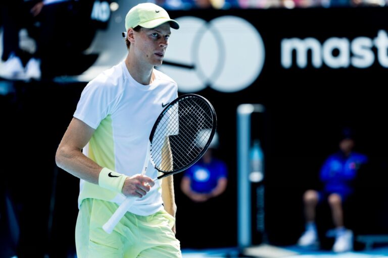 Sinner Inicia Defensa del Título con Victoria Sobre Jarry en el Australian Open 2025