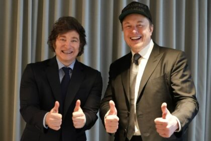 Milei defiende a Elon Musk ante controversia por saludo en toma de posesión de Trump