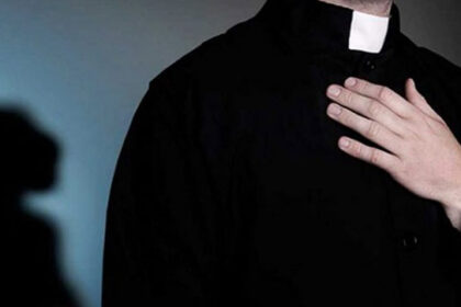 Vaticano permite a hombres homosexuales ingresar a seminarios en Italia