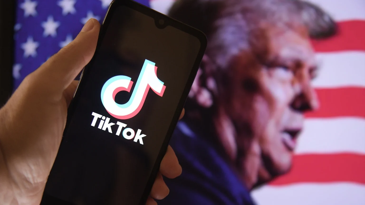 TikTok restablece su servicio en EE.UU. tras la intervención de Trump TikTok restablece su servicio en EE.UU. tras la intervención de Trump
