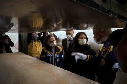 Ministros de Exteriores europeos visitan la prisión de Sednaya en Siria