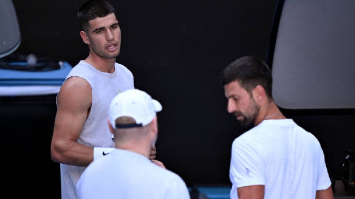 Alcaraz y Djokovic se preparan para el Abierto de Australia en una intensa sesión de entrenamiento Alcaraz y Djokovic se preparan para el Abierto de Australia en una intensa sesión de entrenamiento