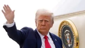 Trump anuncia la apertura de un centro en Guantánamo para detener a migrantes ilegales