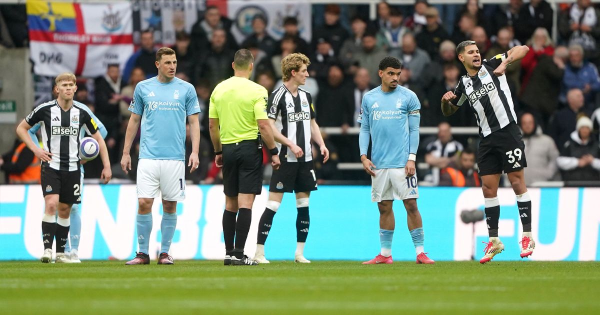 Newcastle logra una victoria 4-3 ante Nottingham Forest