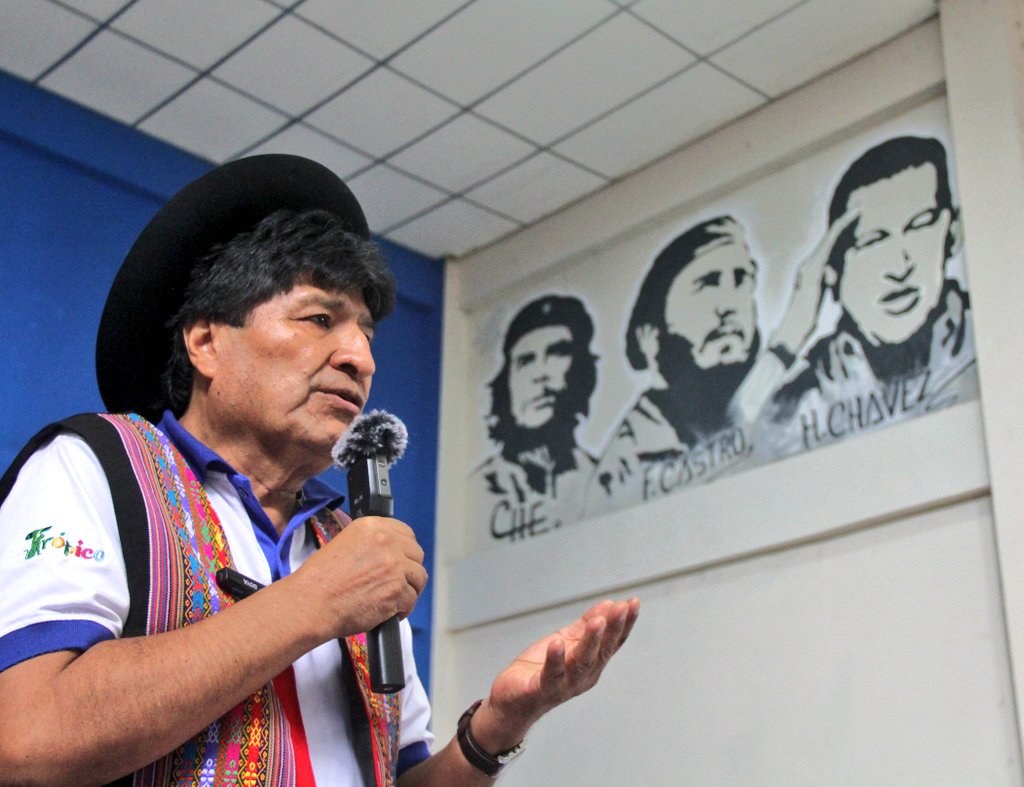 Evo Morales renuncia al MAS tras 26 años de liderazgo y lanza su candidatura presidencial Evo Morales renuncia al MAS tras 26 años de liderazgo y lanza su candidatura presidencial