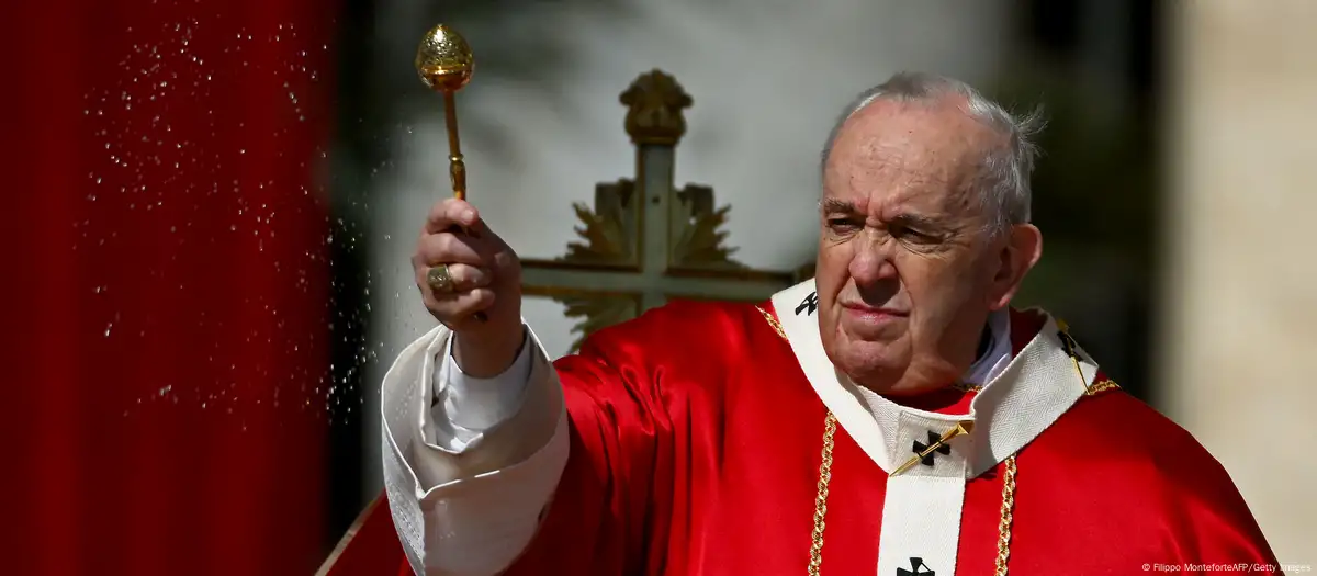 Papa Francisco: "Las fuerzas armadas solo deben usarse en defensa propia" papa francisco