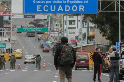 Ecuador cierra sus fronteras con Colombia y Perú por 72 horas