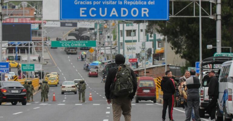 Ecuador cierra sus fronteras con Colombia y Perú por 72 horas