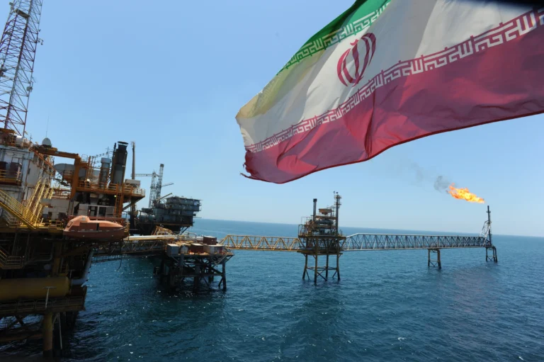 Estados Unidos impone nuevas sanciones a la industria petrolera iraní