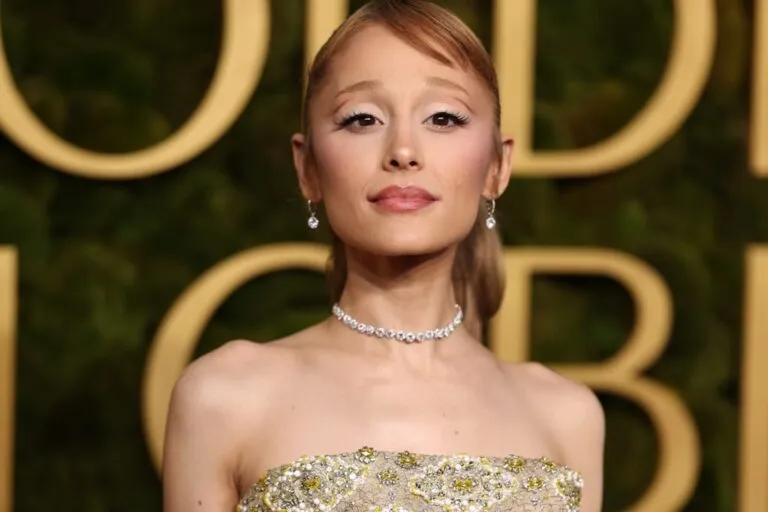 Ariana Grande aboga por la inclusión de terapia en los contratos de artistas