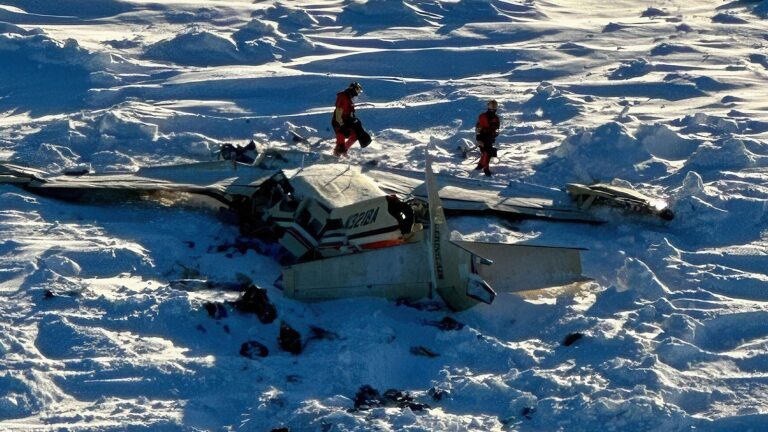 Aeronave se estrella en Alaska y cobra 10 vidas