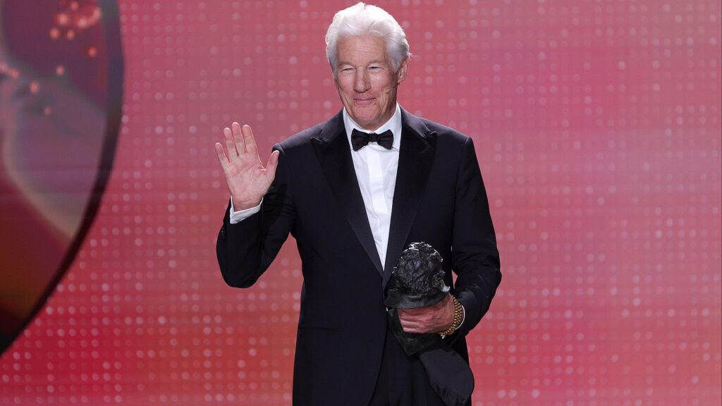 Richard Gere recibe el Premio Goya 2025 y carga contra Trump en su discurso richard gere goya