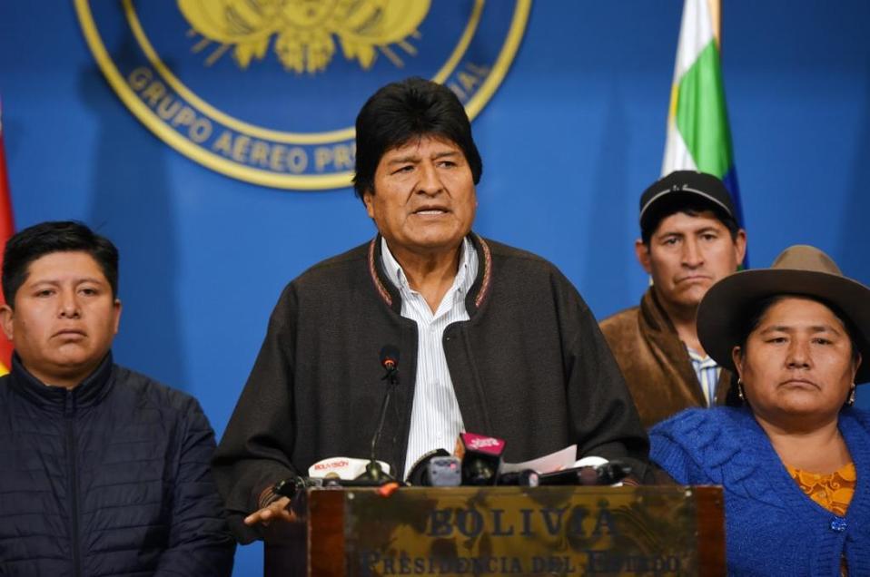Evo Morales renuncia al MAS tras 26 años de liderazgo y lanza su candidatura presidencial Evo Morales renuncia al MAS tras 26 años de liderazgo y lanza su candidatura presidencial