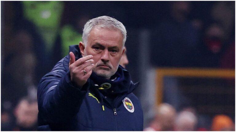 Mourinho recibe reducción de sanción en Turquía