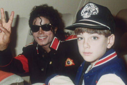 15 años después de la muerte de Michael Jackson, vuelve a ser acusado por abuso sexual