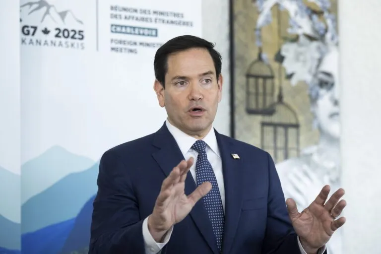 Marco Rubio advierte sobre deportaciones de venezolanos en El Salvador vinculados al Tren de Aragua