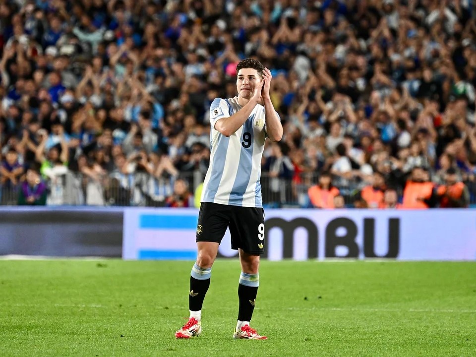 Julián Álvarez asegura que Argentina le dio "un baile" a Brasil