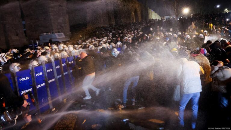Turquía: más de 300 detenidos en protestas contra el arresto del alcalde de Estambul