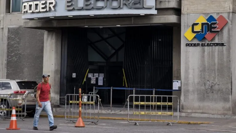 CNE reprograma las postulaciones para las elecciones de gobernadores y alcaldes