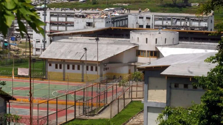 Toma de la cárcel de Yare II: Más de 200 efectivos con capuchas generan alerta por presos políticos