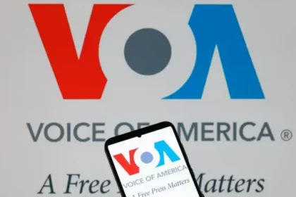 Empleados de Voz de América demandan a Trump por cierre de la organización