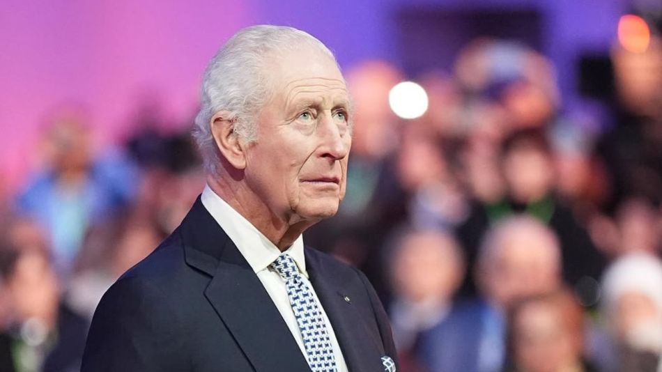 Rey Carlos III hospitalizado por efectos secundarios del tratamiento contra el cáncer