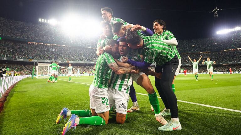 Real Betis se impone al Sevilla 2-1 en un derbi andaluz