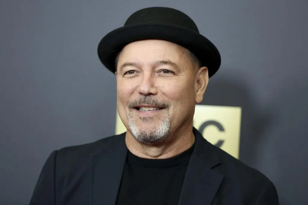 Rubén Blades denuncia arbitrariedad en caso de músico venezolano deportado a El Salvador