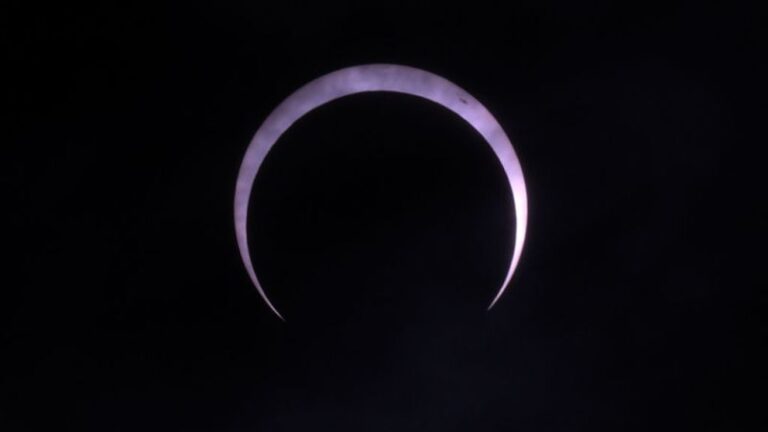 Eclipse parcial de Sol ilumina el hemisferio norte este sábado