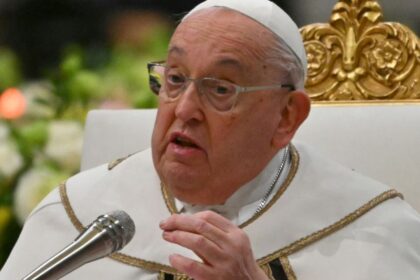 Papa Francisco supera una grave neumonía y recibirá el alta hospitalaria tras 40 días