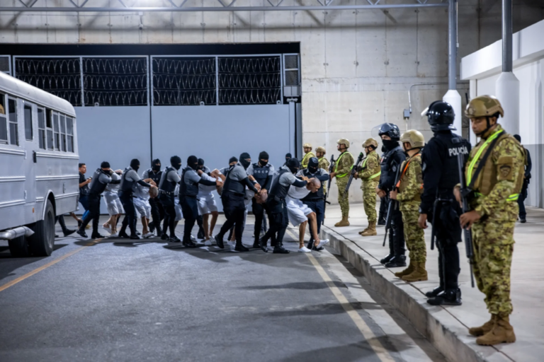 Estados Unidos deporta a 17 presuntos pandilleros del Tren de Aragua y el MS-13