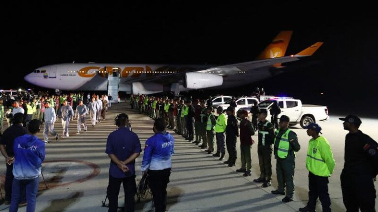Juez Federal de Estados Unidos falla a favor  de mantener el TPS para venezolanos