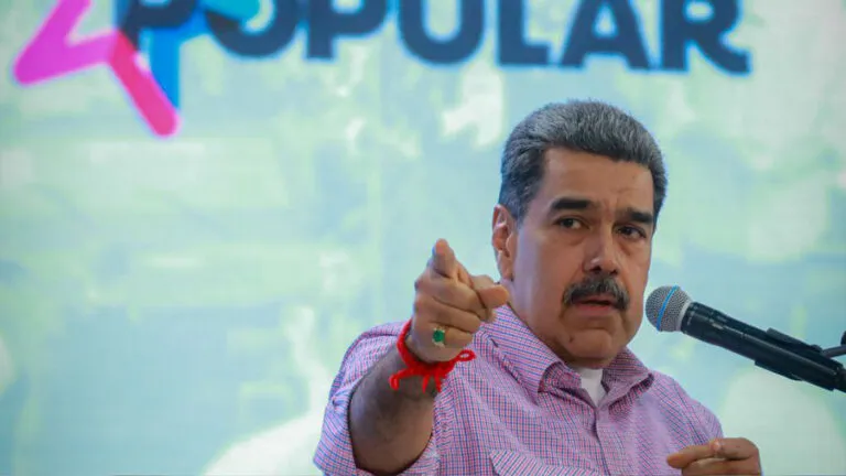 Maduro denuncia deportación de 324 migrantes venezolanos a El Salvador sin juicio previo