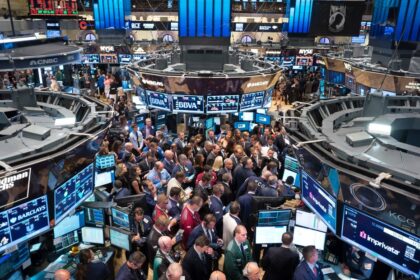 Bolsa de Nueva York rebota con fuerza tras una semana de caídas impulsada por compras de oportunidades