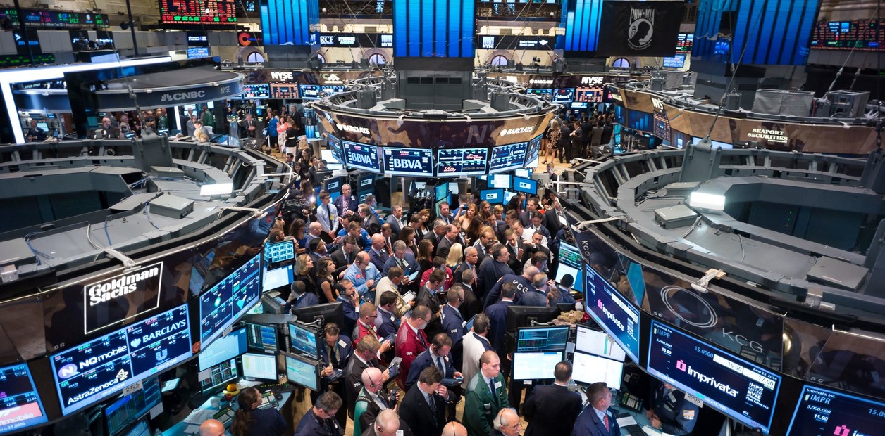 Bolsa de Nueva York rebota con fuerza tras una semana de caídas impulsada por compras de oportunidades