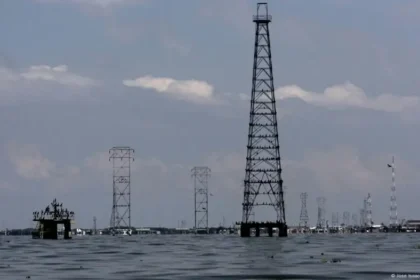 Chevron devuelve cargamentos de crudo venezolano debido a sanciones de Estados Unidos