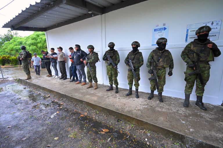11 muertos y 9 heridos deja masacre en una gallera en Ecuador