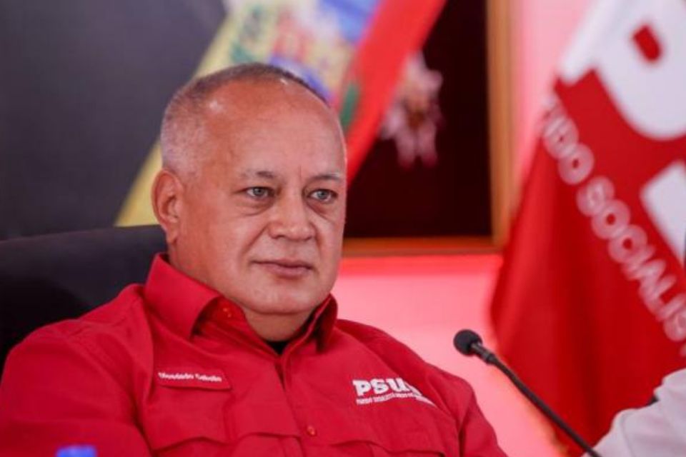 Diosdado Cabello acusa a Henrique Capriles de pedir su propia habilitación política Diosdado Cabello acusa a Henrique Capriles de pedir su propia habilitación política