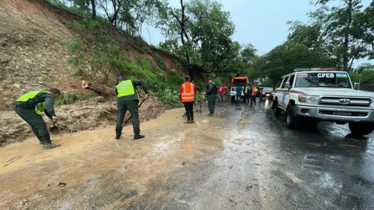 Lluvias dejan incomunicados a casi 10.000 habitantes en Barinas