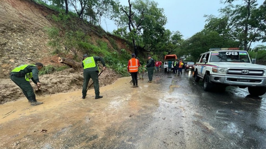 Lluvias dejan incomunicados a casi 10.000 habitantes en Barinas