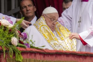 Vaticano confirma muerte del Papa por derrame cerebral tras complicado historial médico